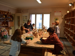 Multi-arts et poterie avec les enfants